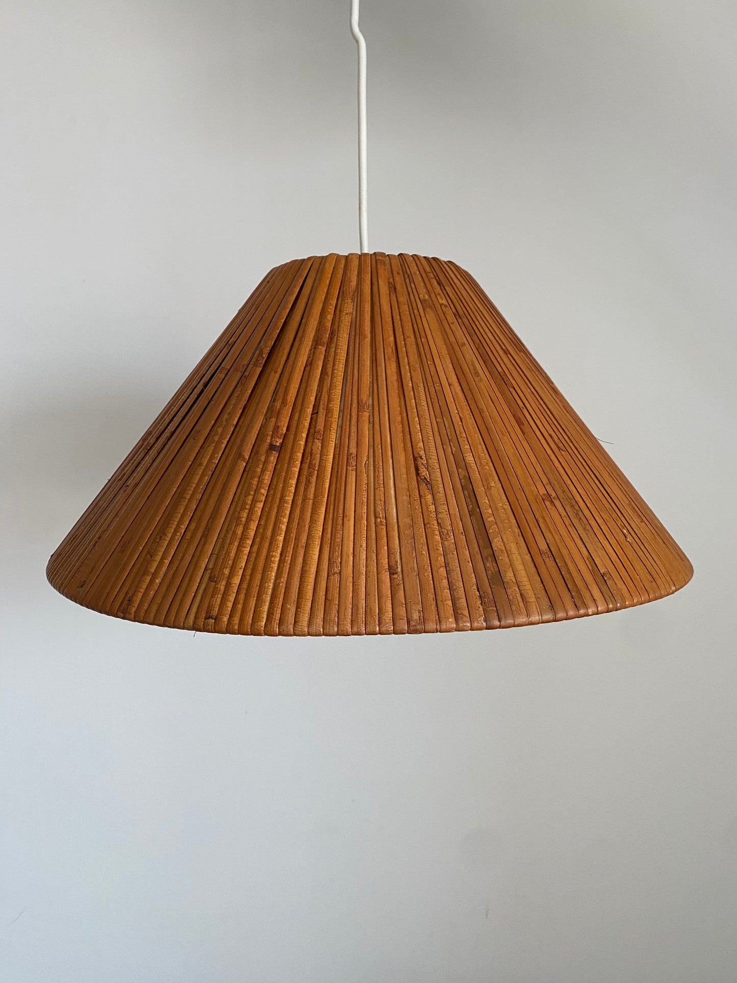 Suspension en osier vintage