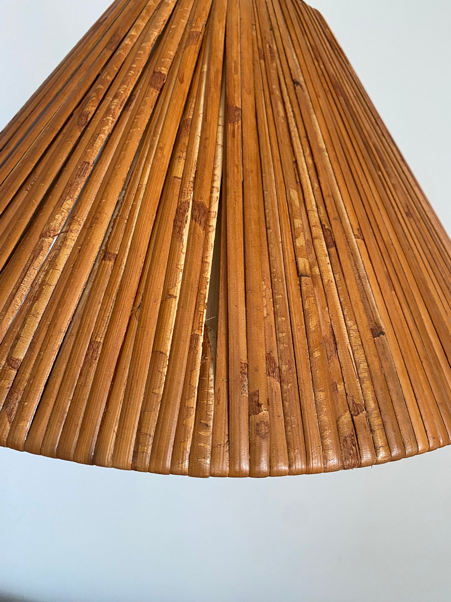 Suspension en osier vintage