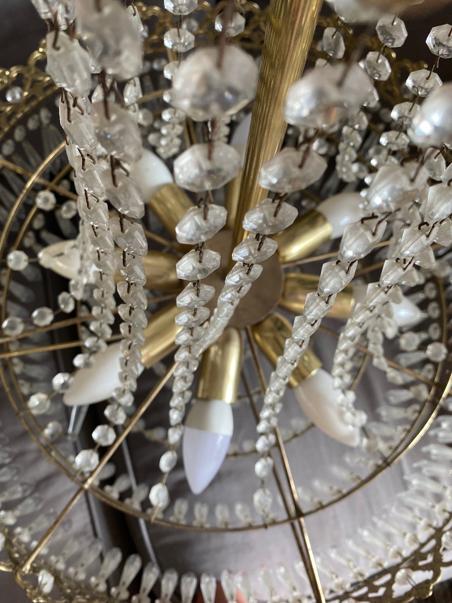 Lustre montgolfière laiton et pampilles
