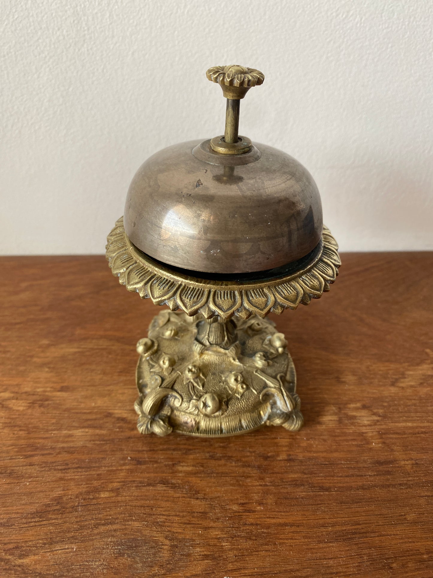 Sonnette d’hôtel en cloche
