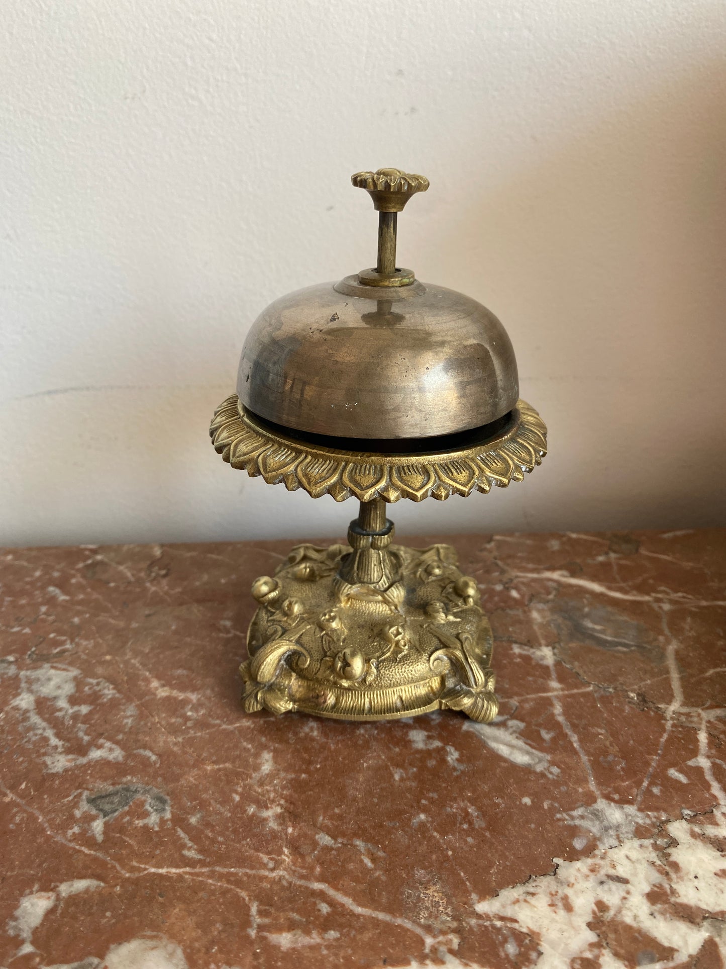 Sonnette d’hôtel en cloche