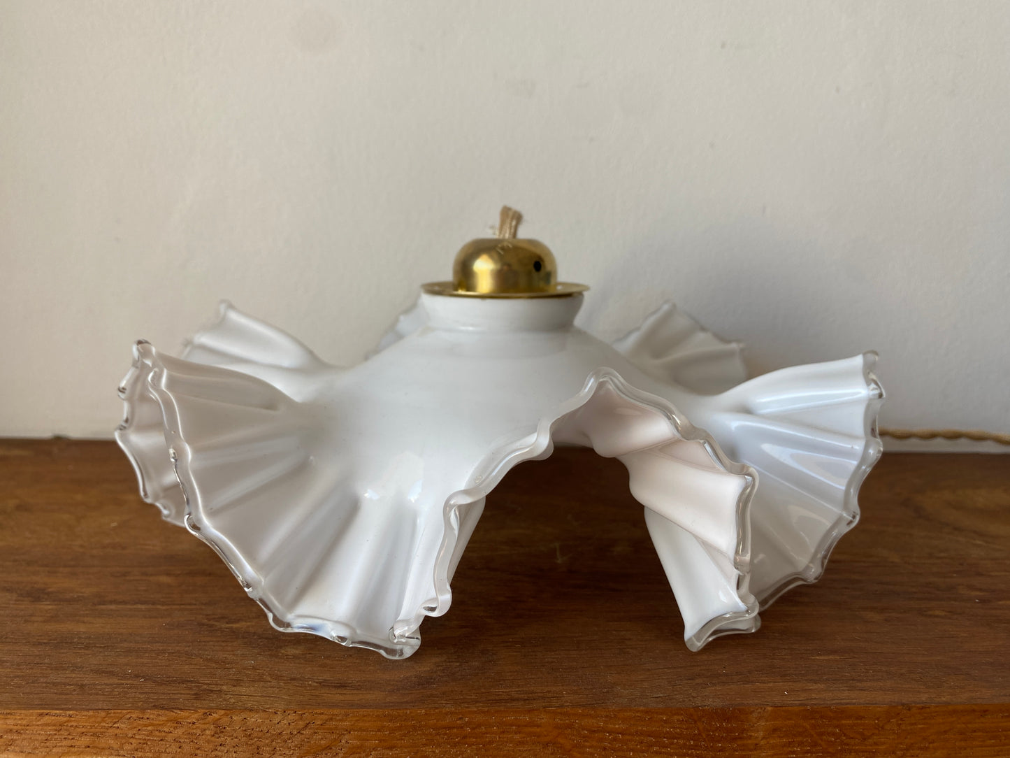 Baladeuse vintage en opaline