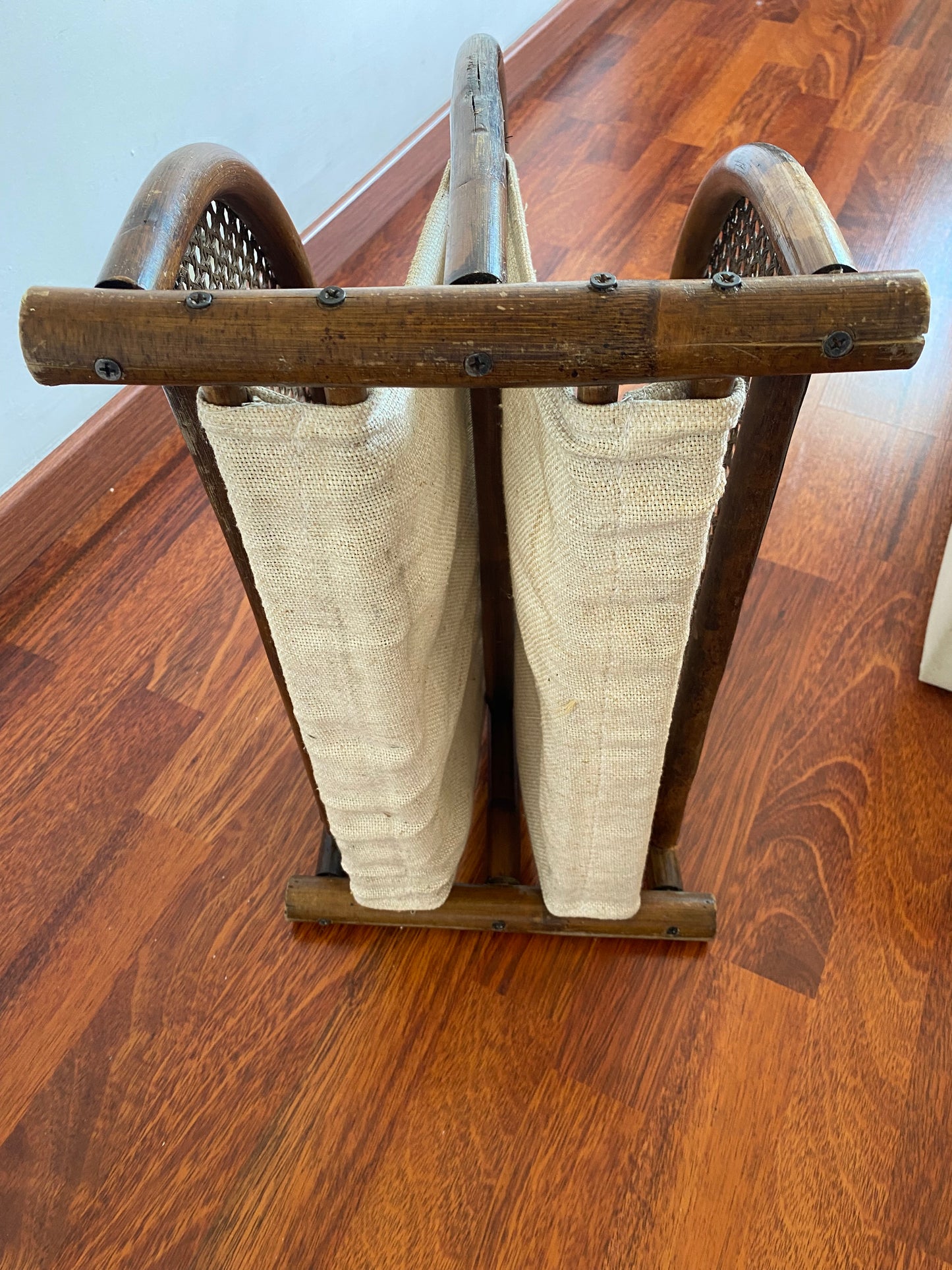 Porte revues bois courbé et cannage vintage