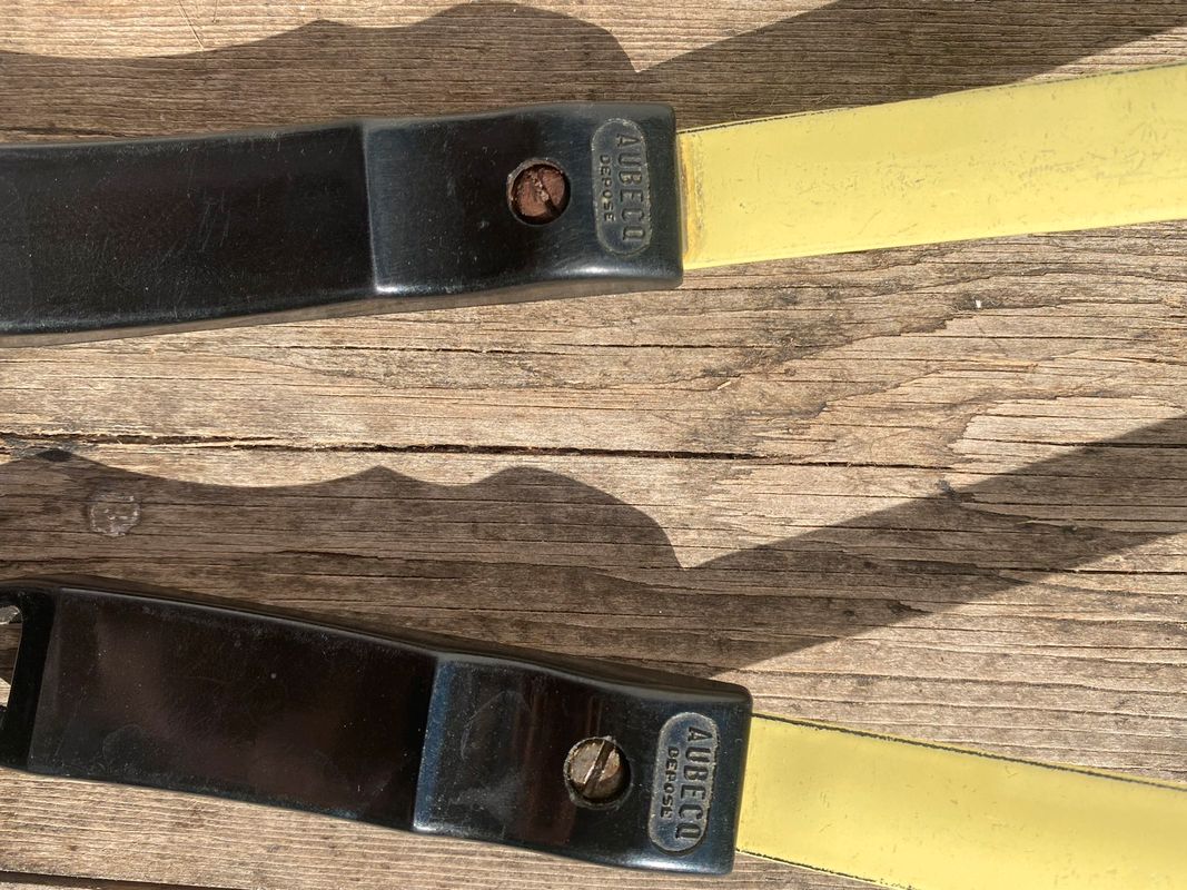 Louche Écumoire émaillé jaune vintage et plat