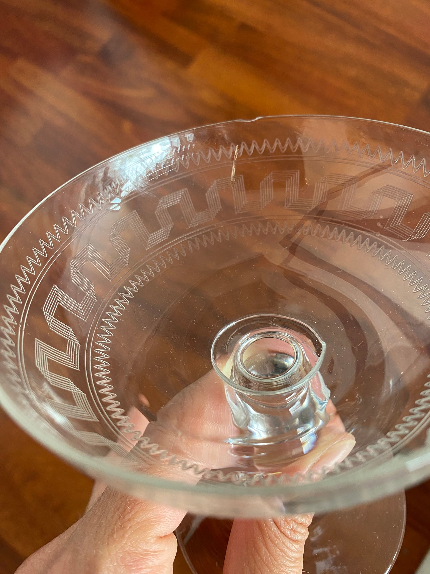 4 verres a champagne en cristal gravé et soufflé