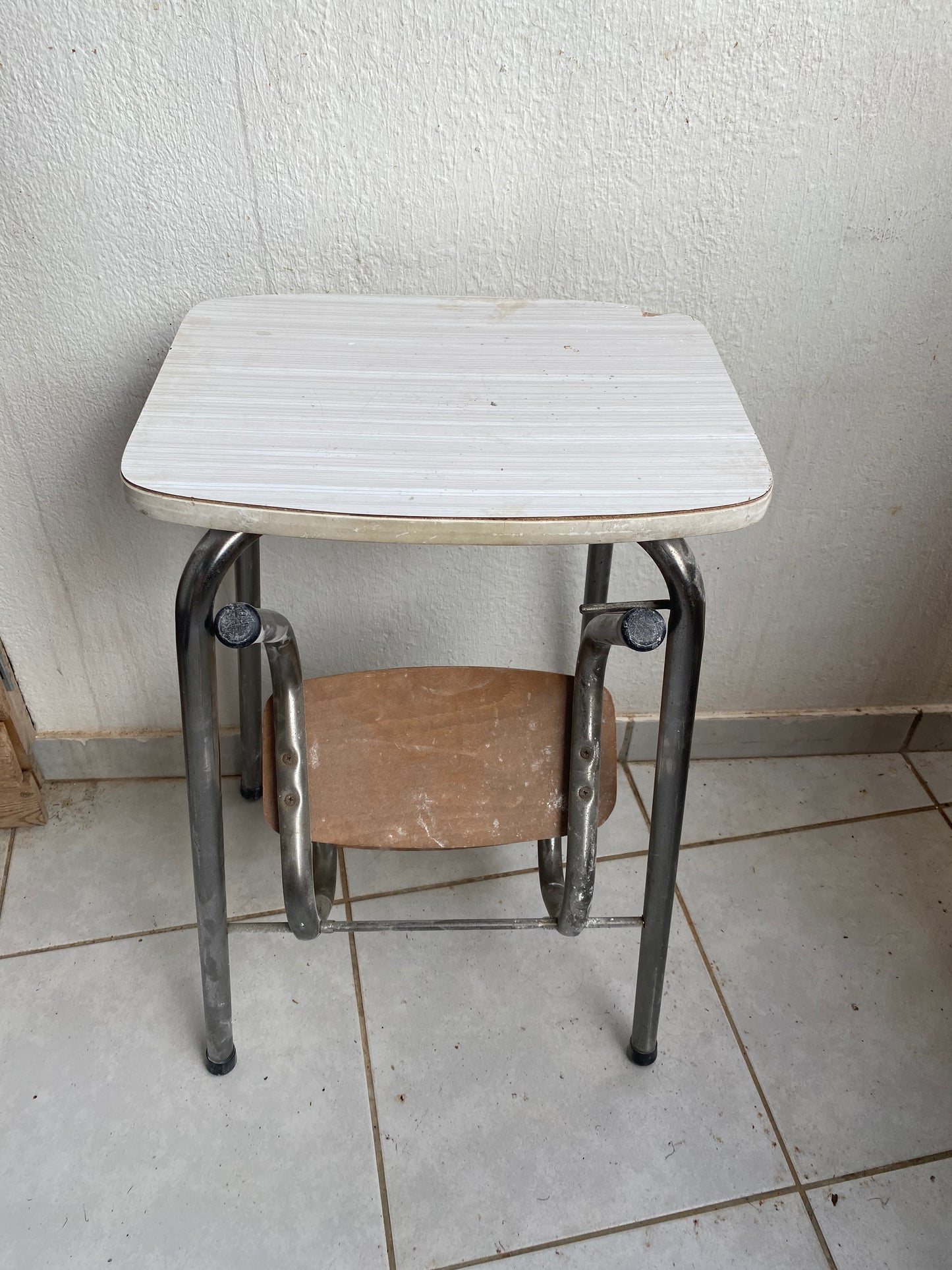 Tabouret escabeau escamotable Formica