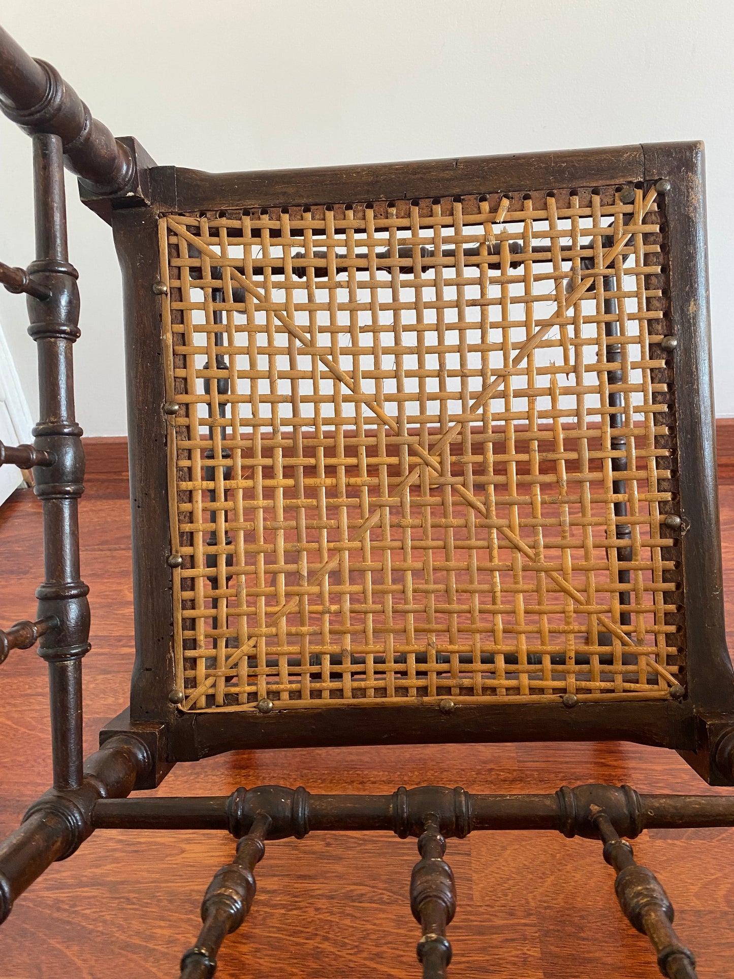Chaise d’angle ancienne bois et rotin