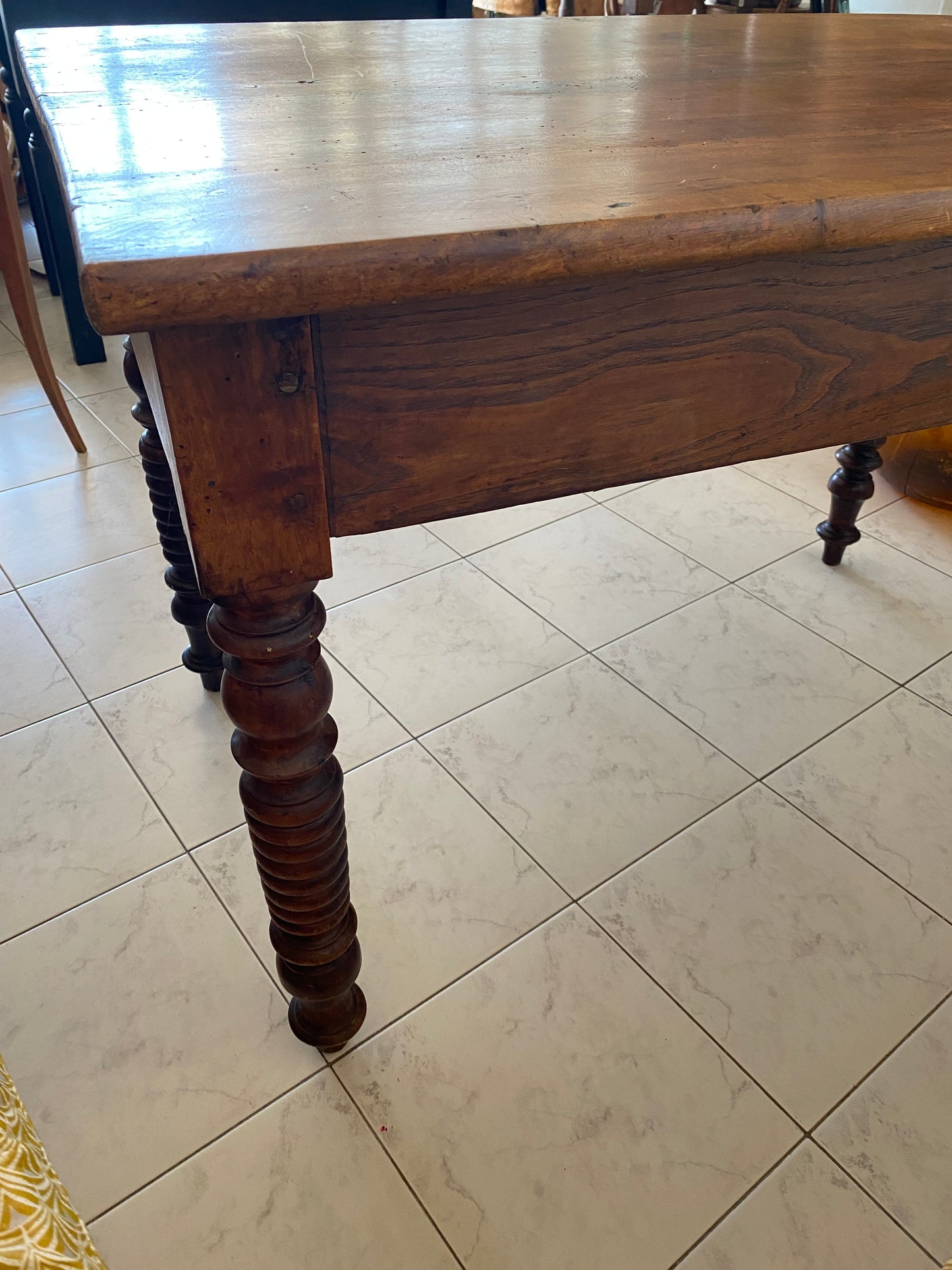 Table de ferme pieds tournés