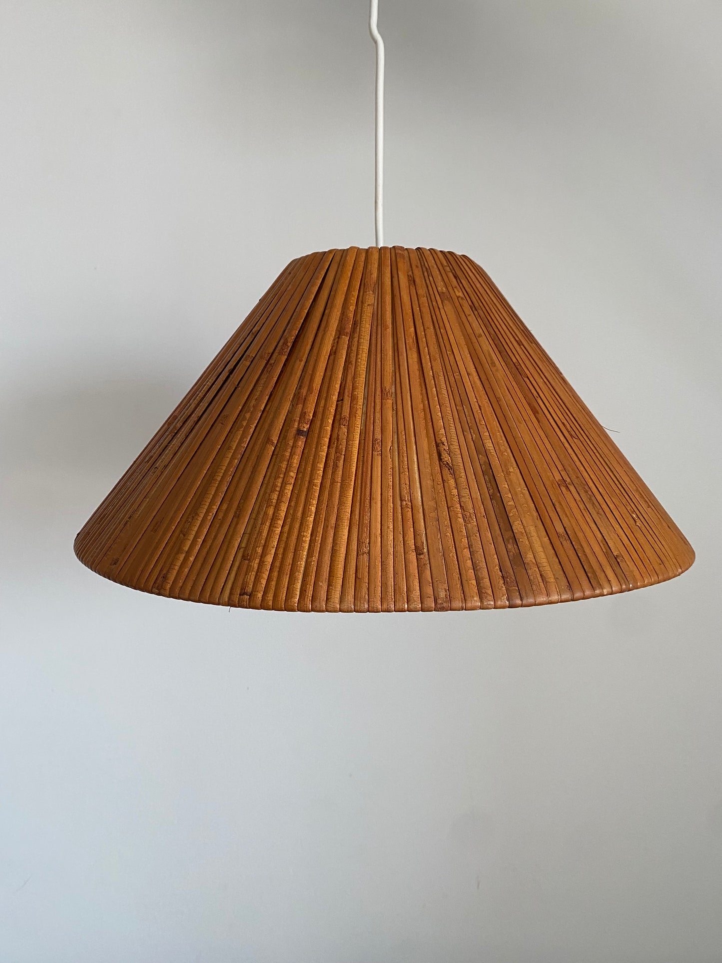 Suspension en osier vintage