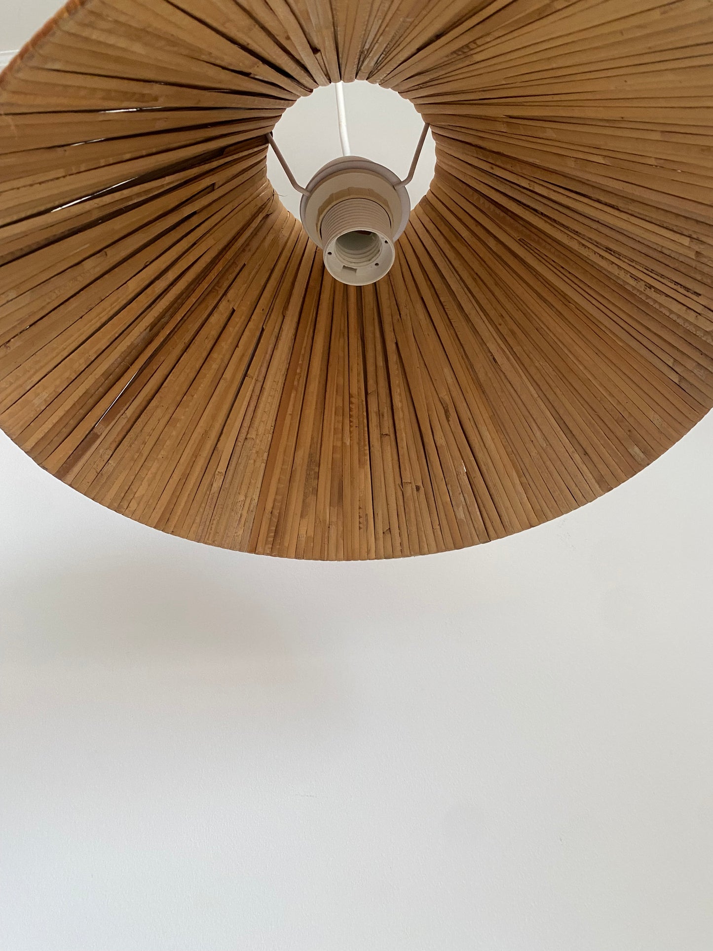 Suspension en osier vintage