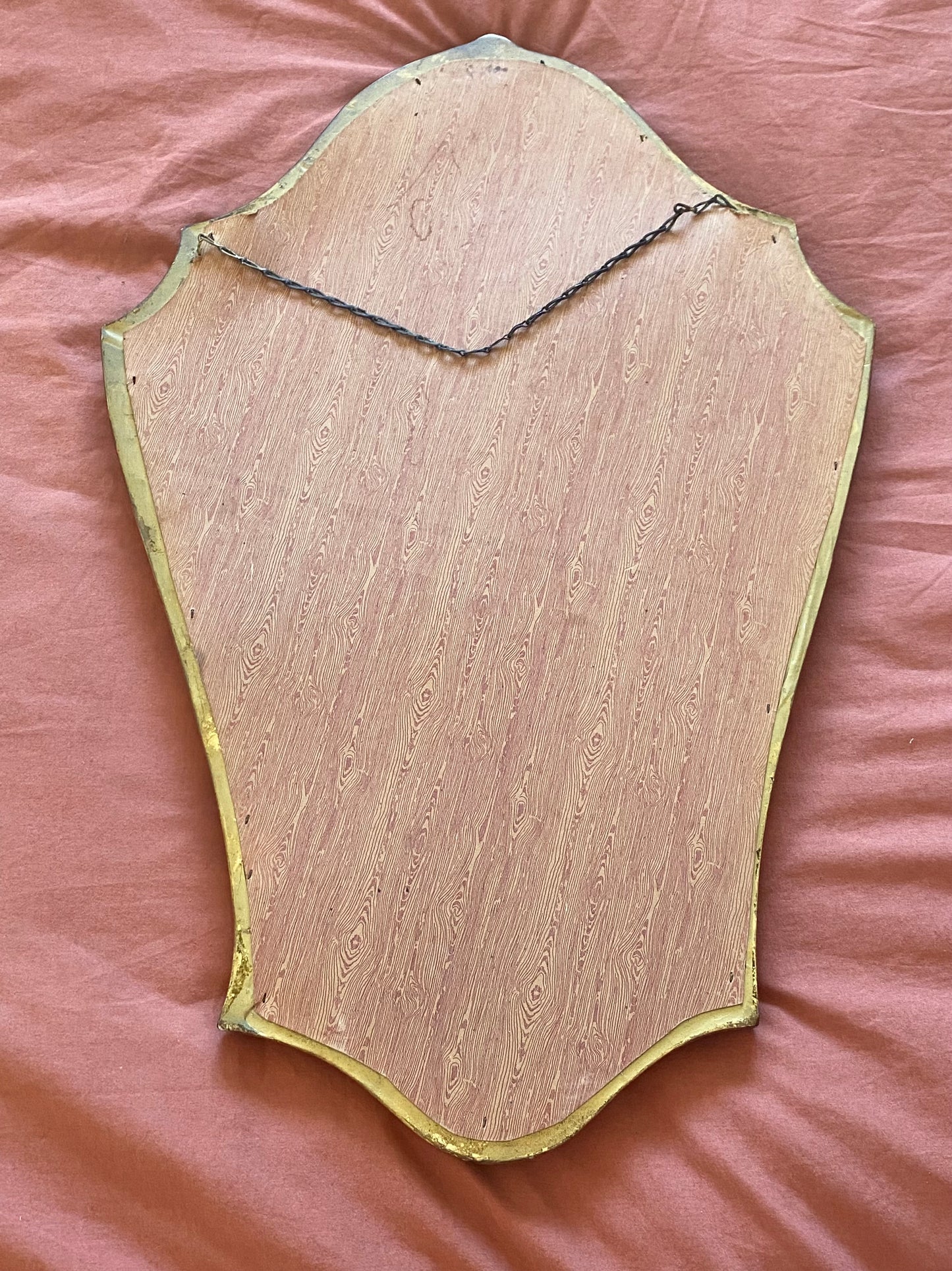 Miroir perlé coquille Louis XV