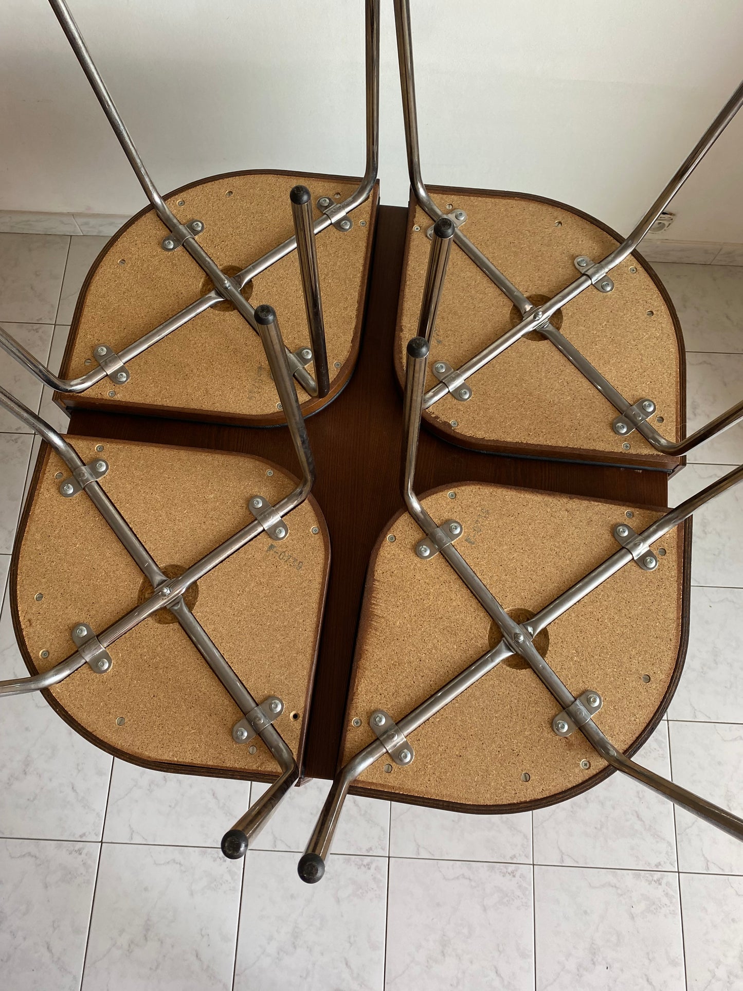 Table et chaises Fusion Ikea par Sandra Kragnert