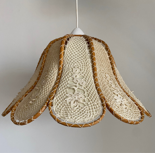 Suspension fleur bois tissu et crochet
