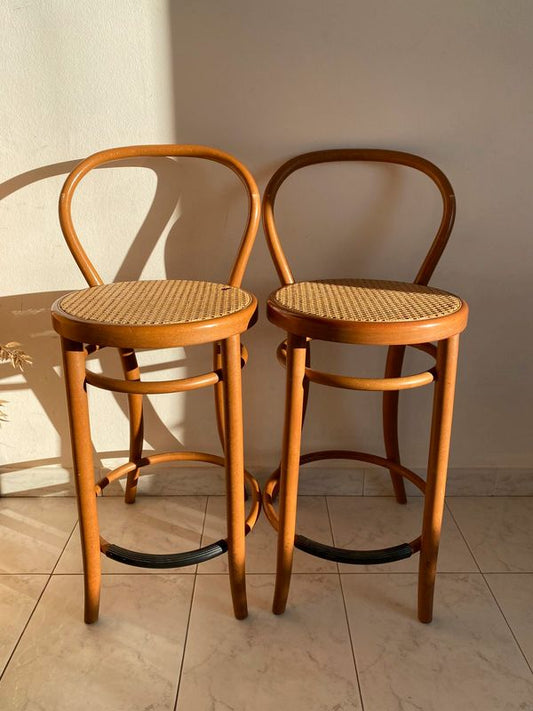 Chaises hautes de bar en cannage