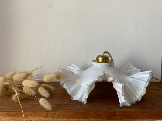 Baladeuse vintage en opaline
