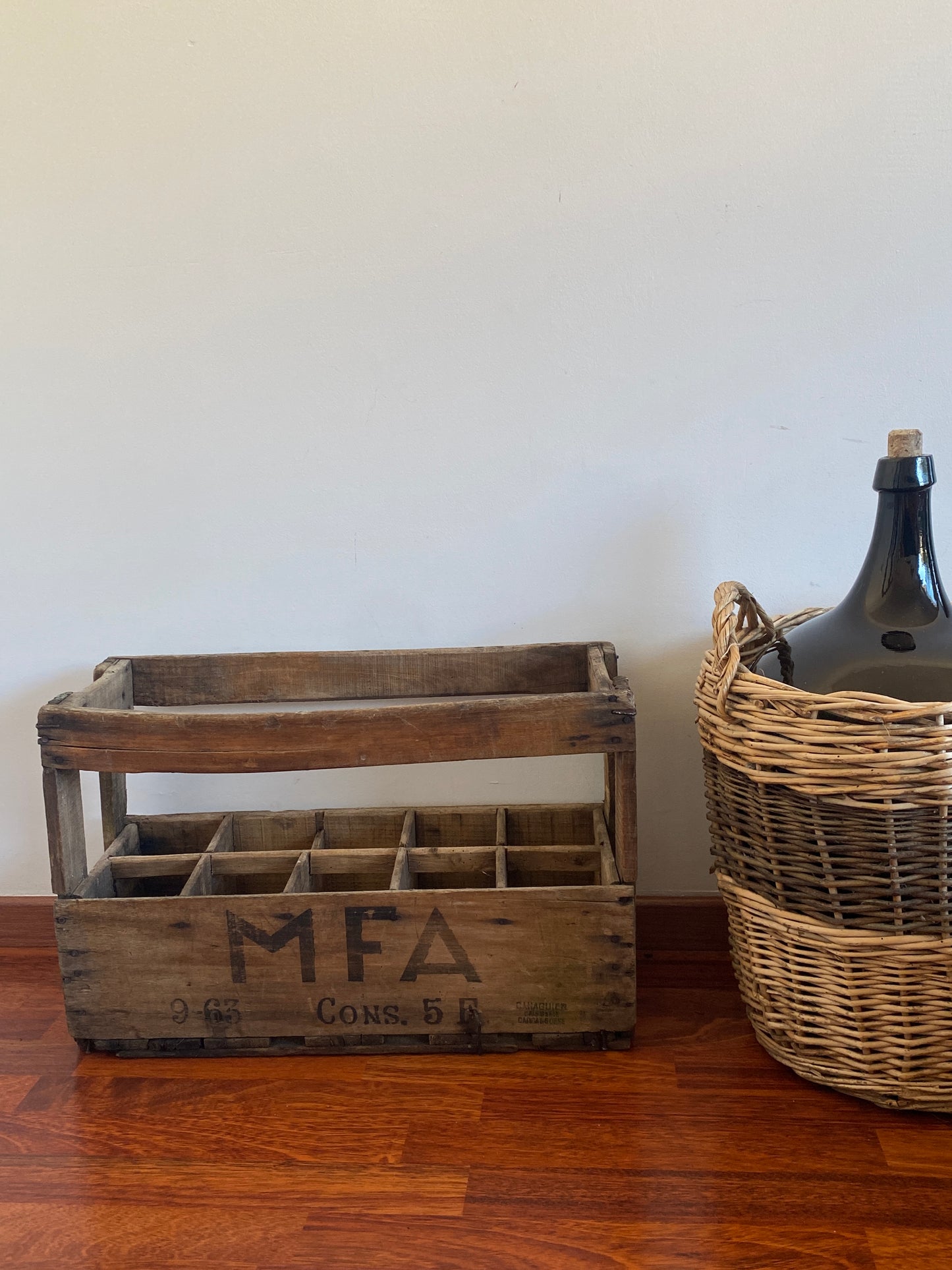Porte bouteilles en bois vintage