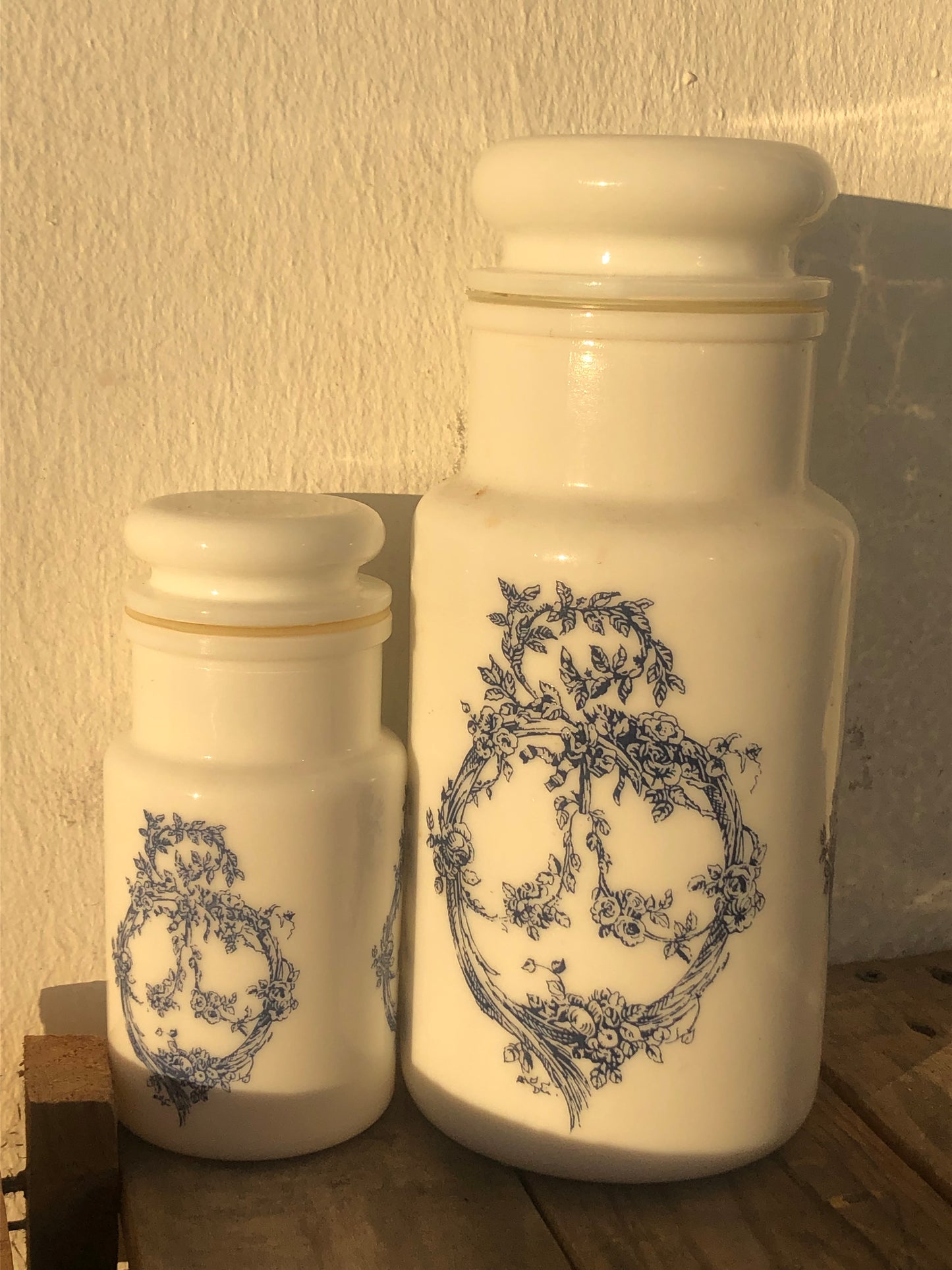 Pots d'apothicaire en opaline