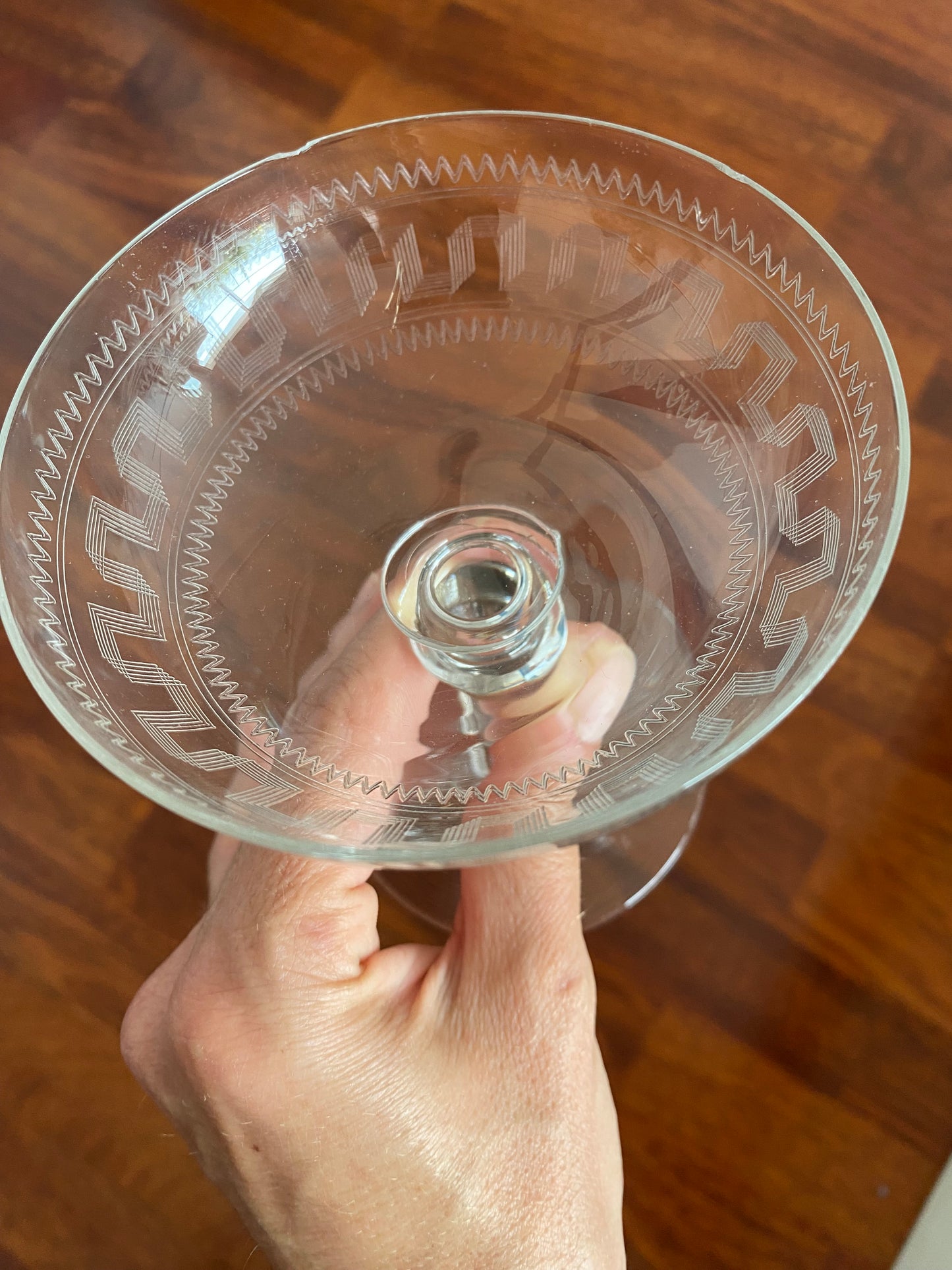 4 verres a champagne en cristal gravé et soufflé