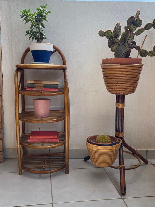 Petit meuble d'appoint en rotin