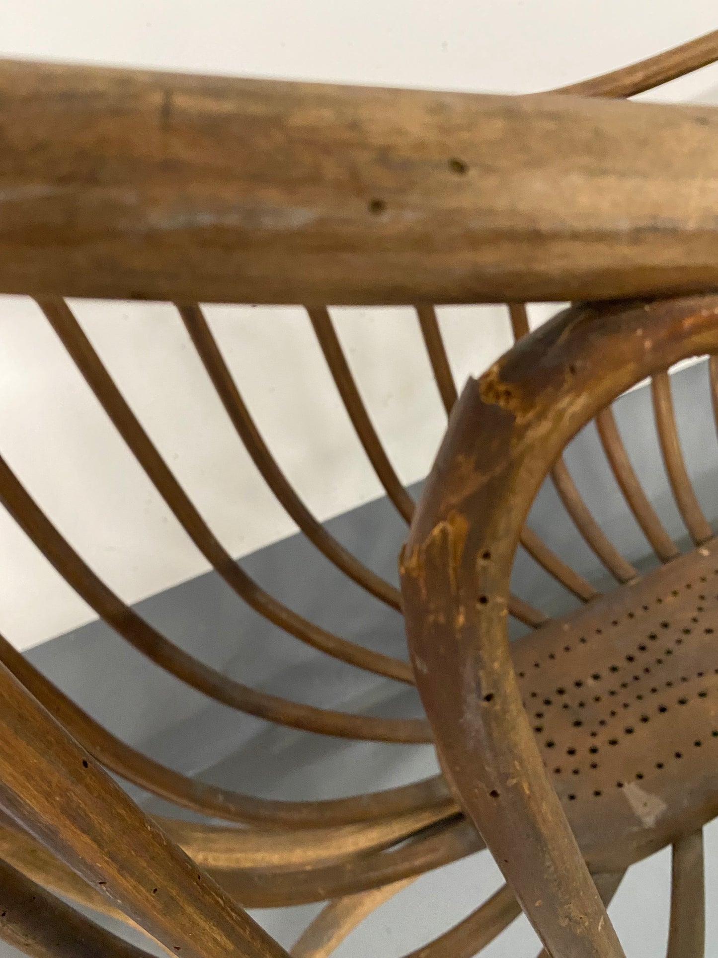 Berceau à bascule Thonet en bois courbé vintage