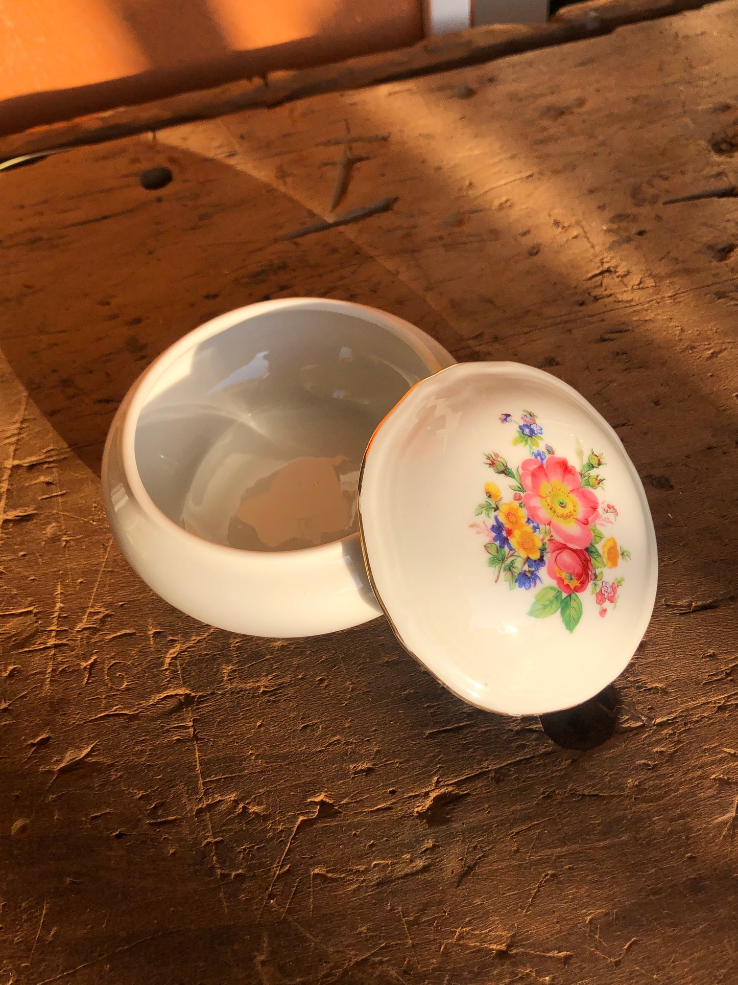 Boite à bijoux en porcelaine