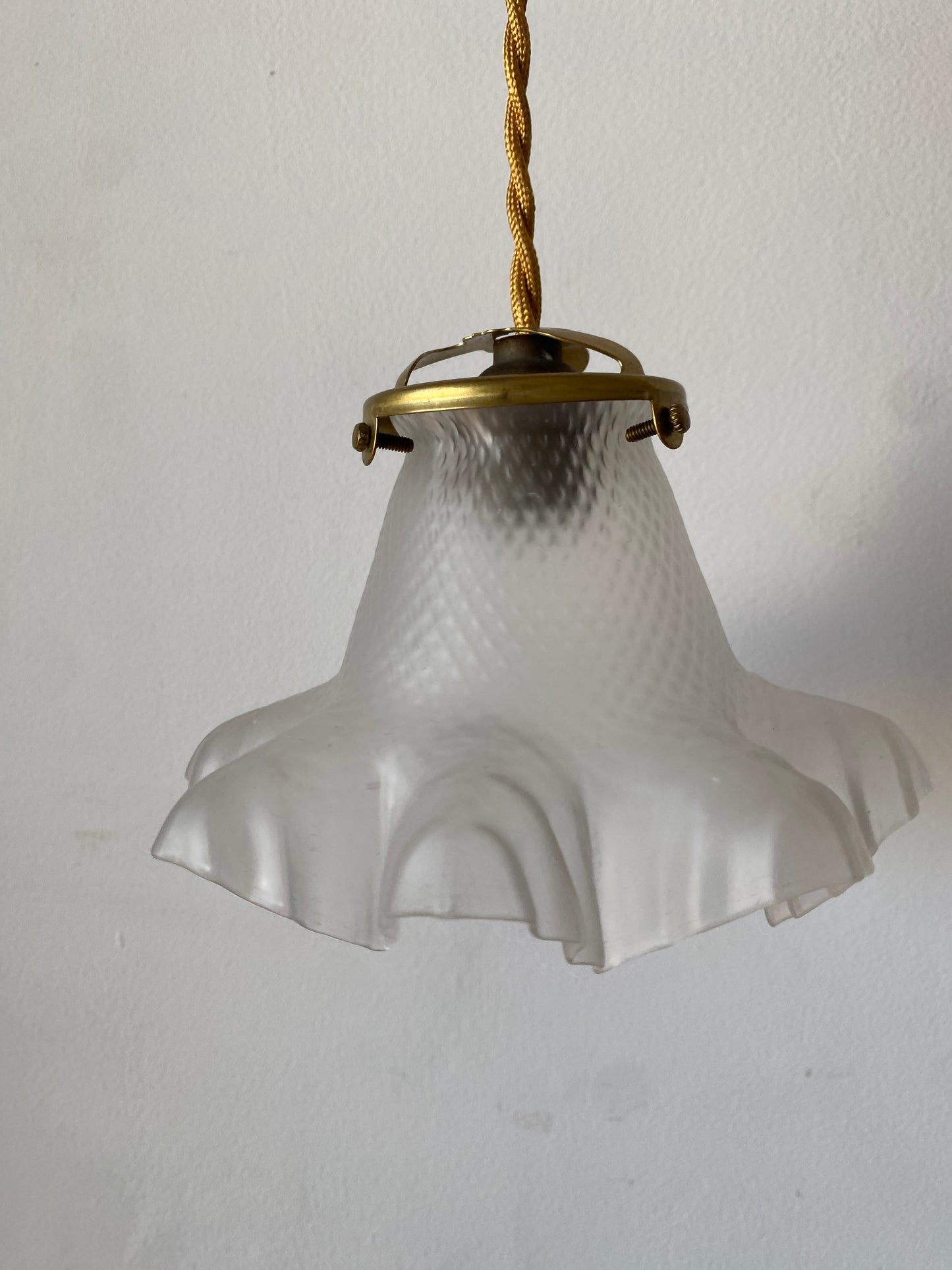 Baladeuse vintage en opaline