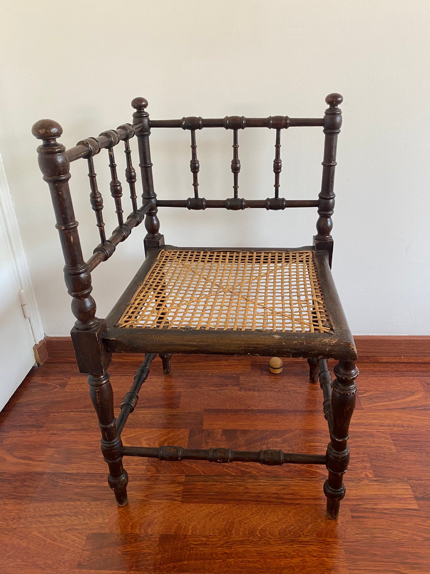 Chaise d’angle ancienne bois et rotin
