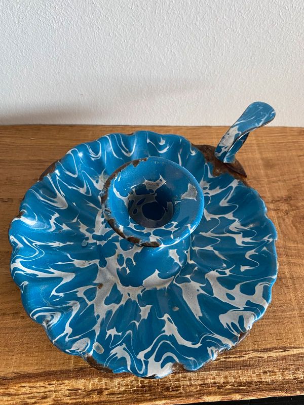 Bougeoir à main vintage émaillé bleu et blanc