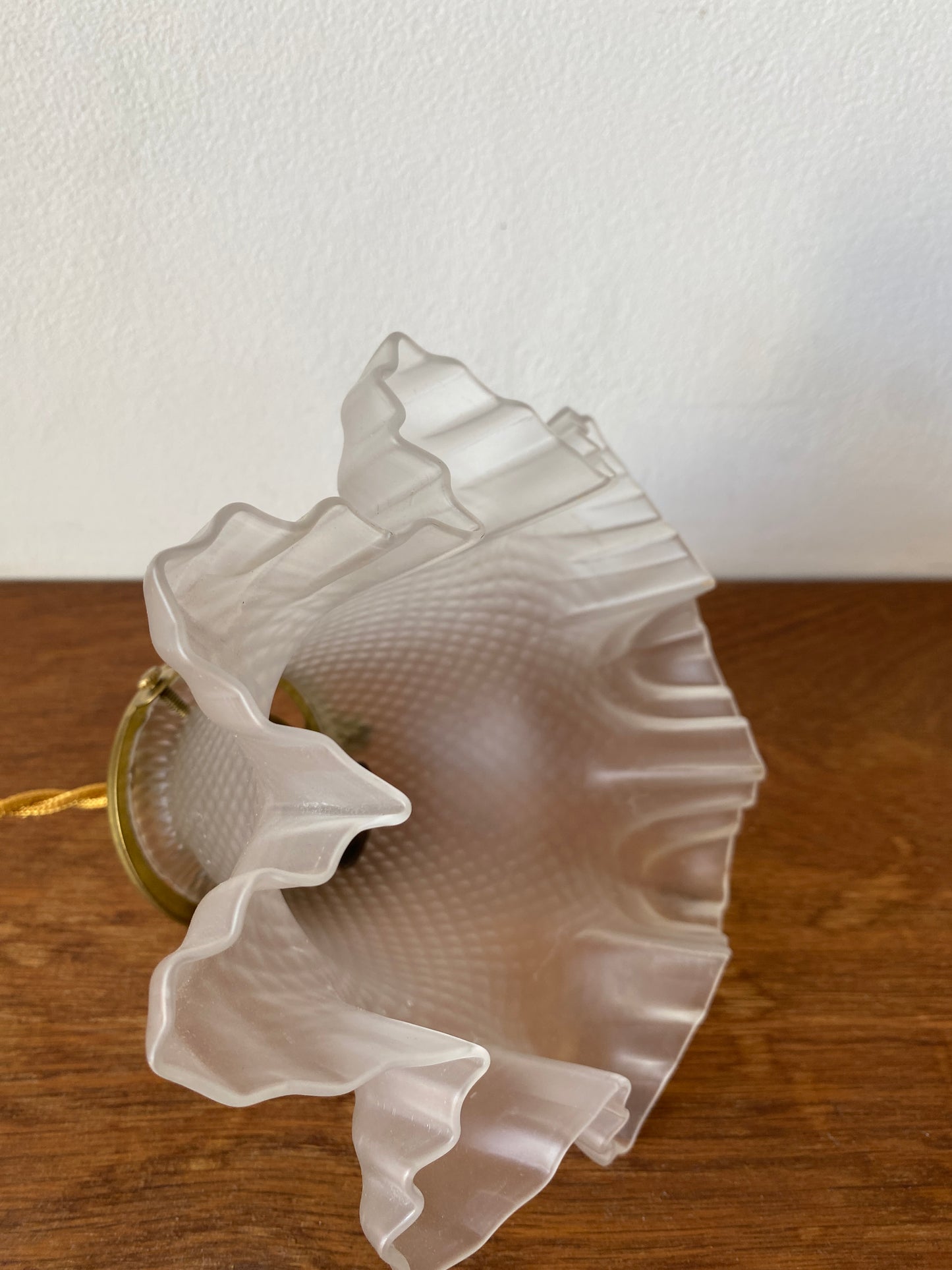 Baladeuse vintage en opaline