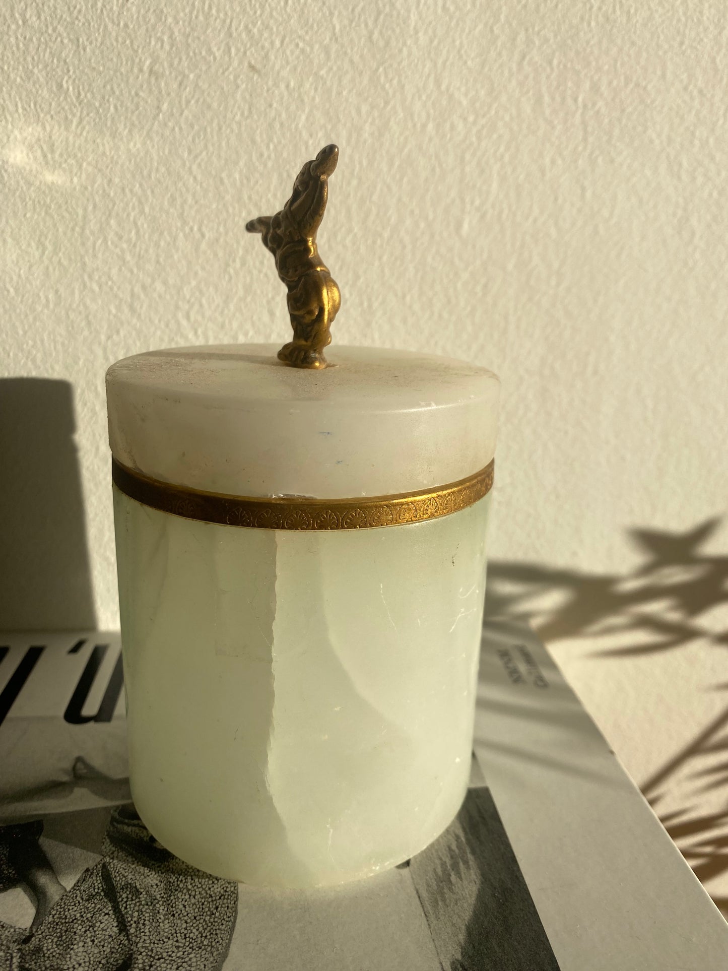 Pot à tabac en marbre et laiton