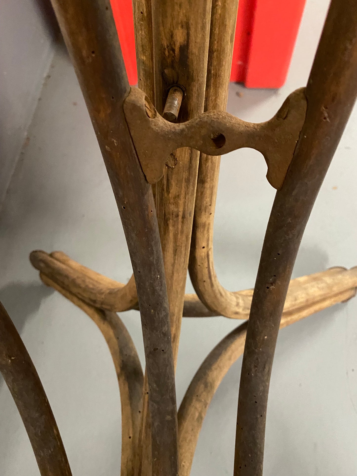 Berceau à bascule Thonet en bois courbé vintage