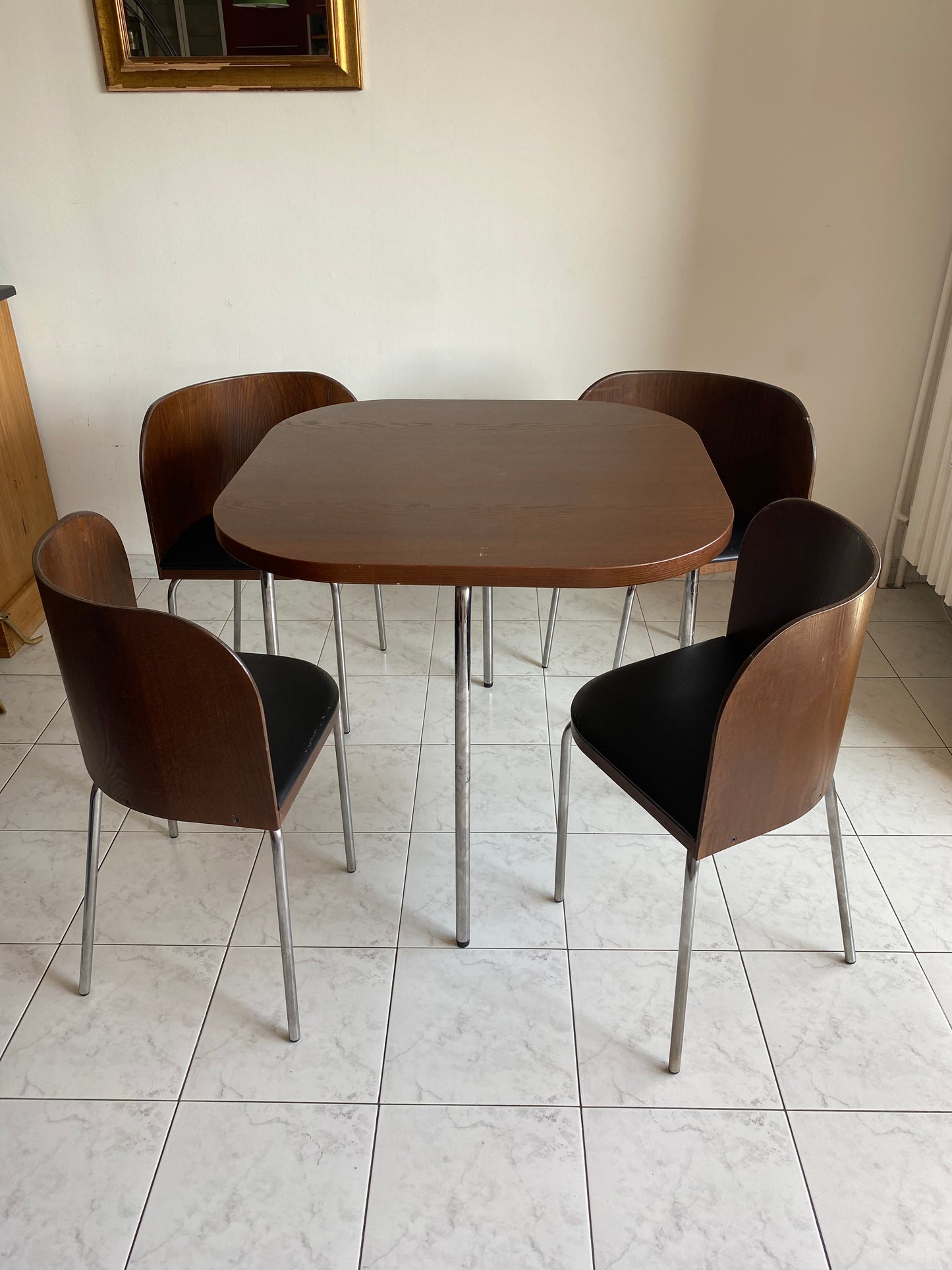 Table et chaises Fusion Ikea par Sandra Kragnert