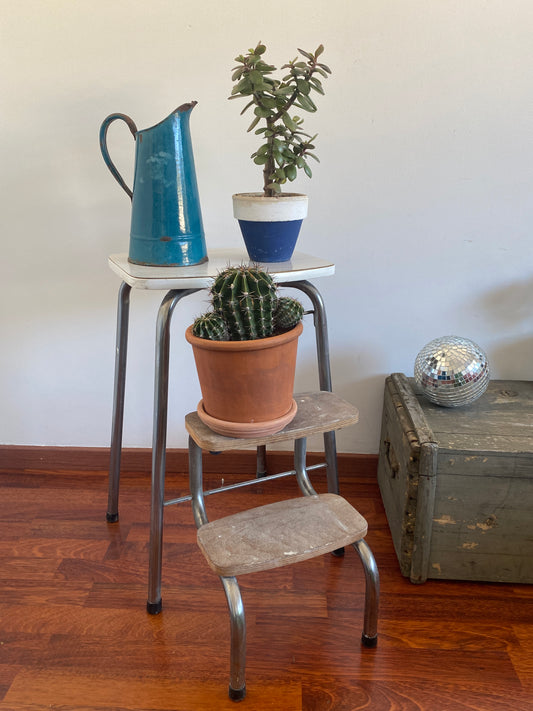 Tabouret escabeau escamotable Formica