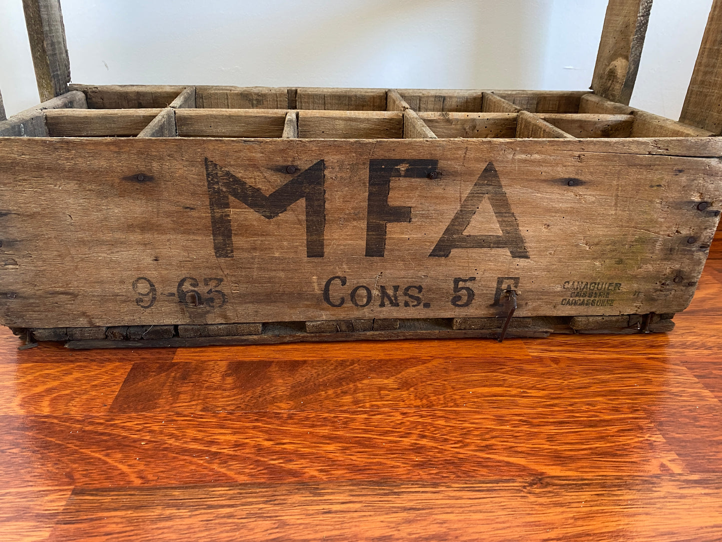 Porte bouteilles en bois vintage