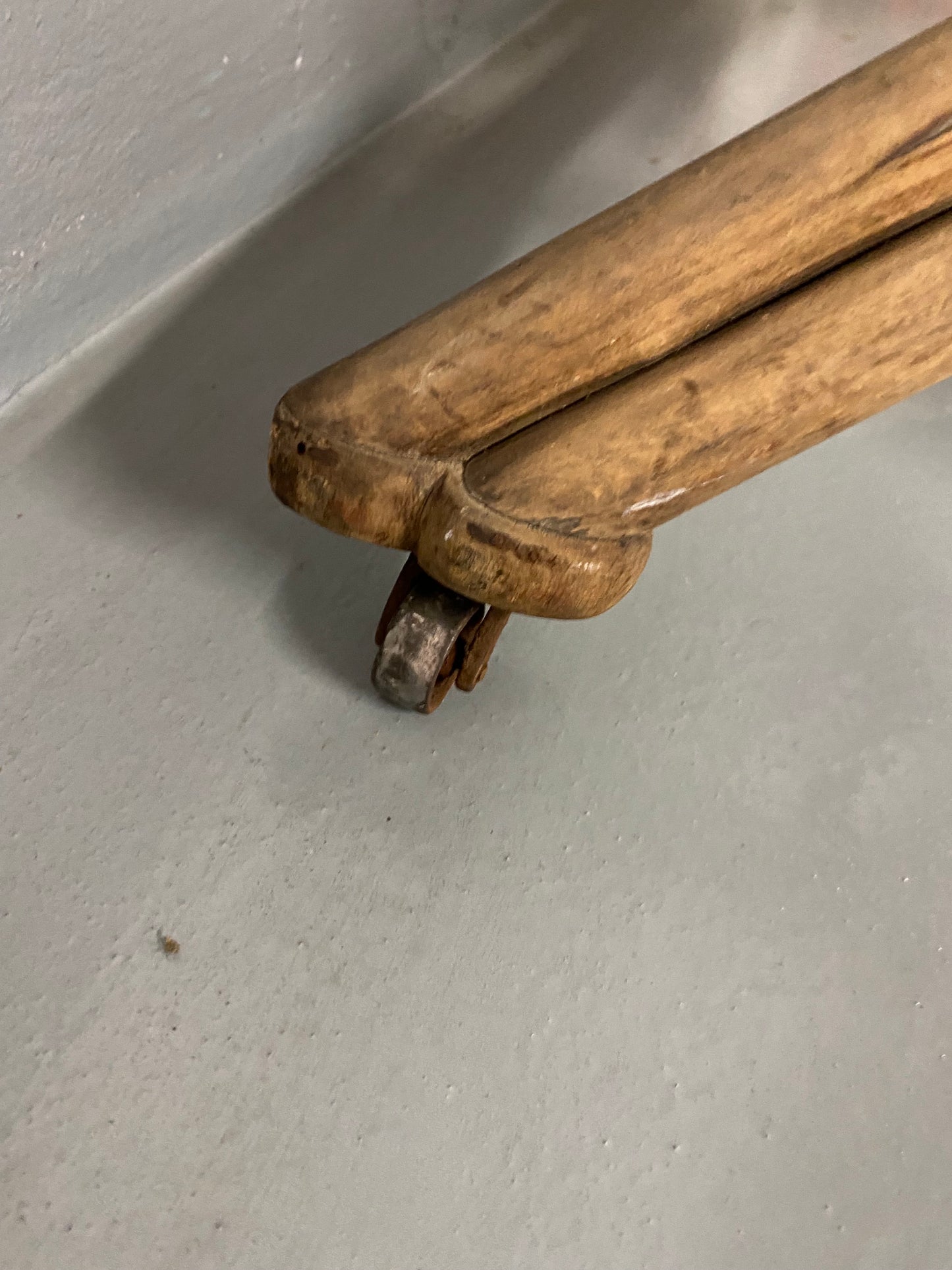 Berceau à bascule Thonet en bois courbé vintage