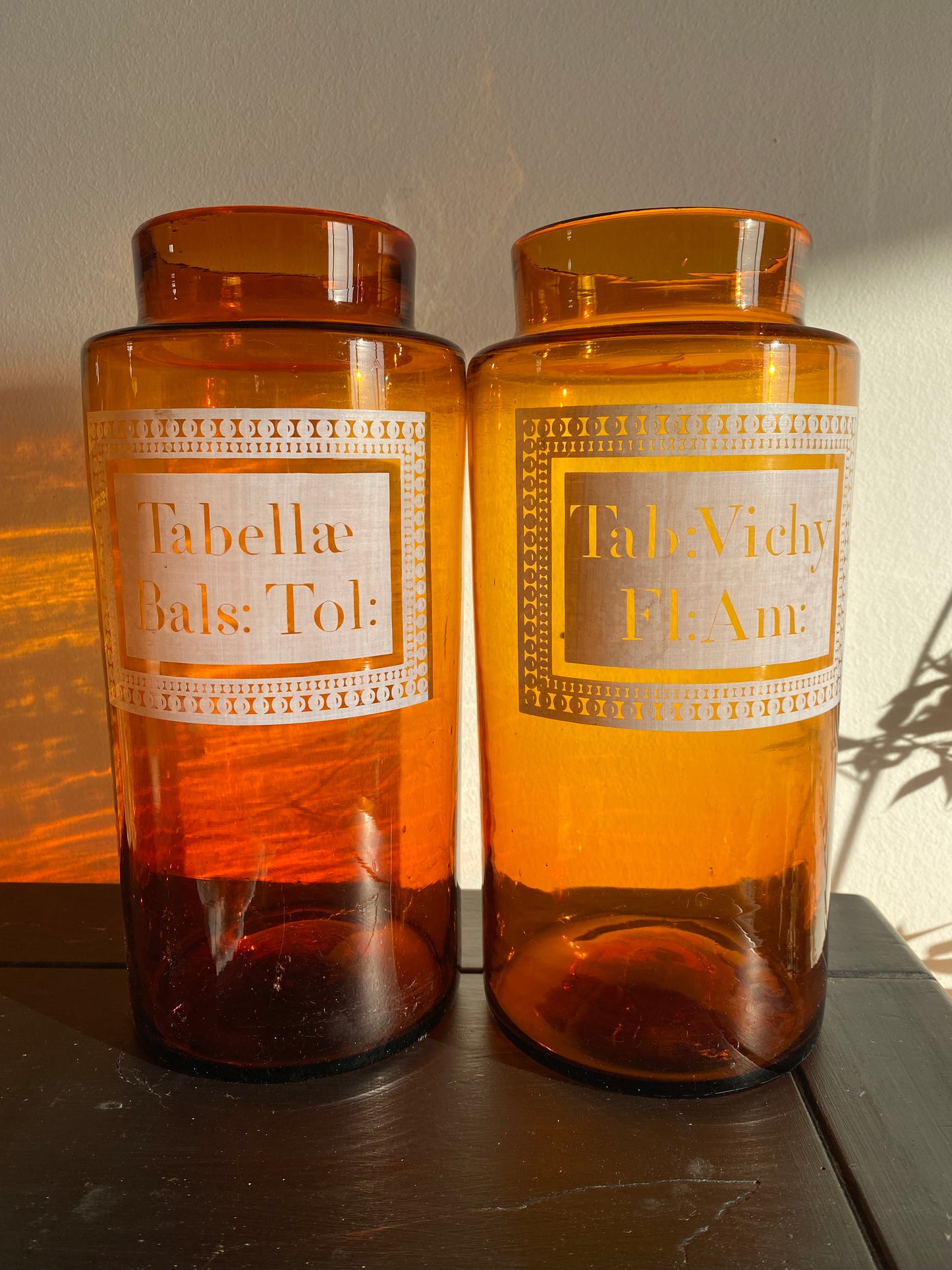 Duo de grands pots d’apothicaire