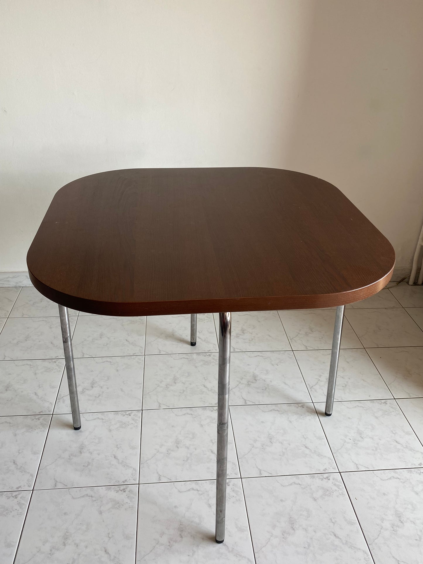 Table et chaises Fusion Ikea par Sandra Kragnert