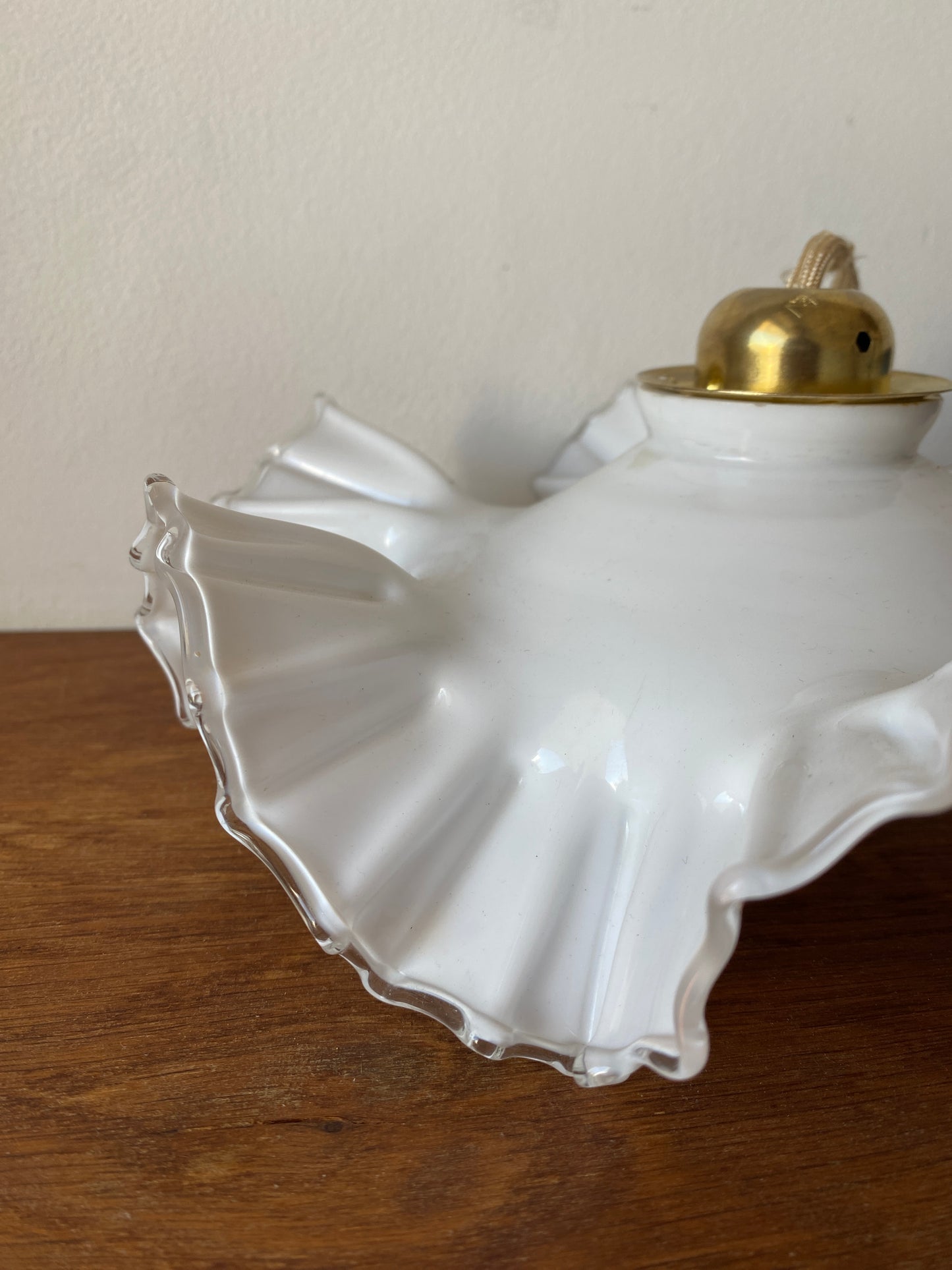 Baladeuse vintage en opaline