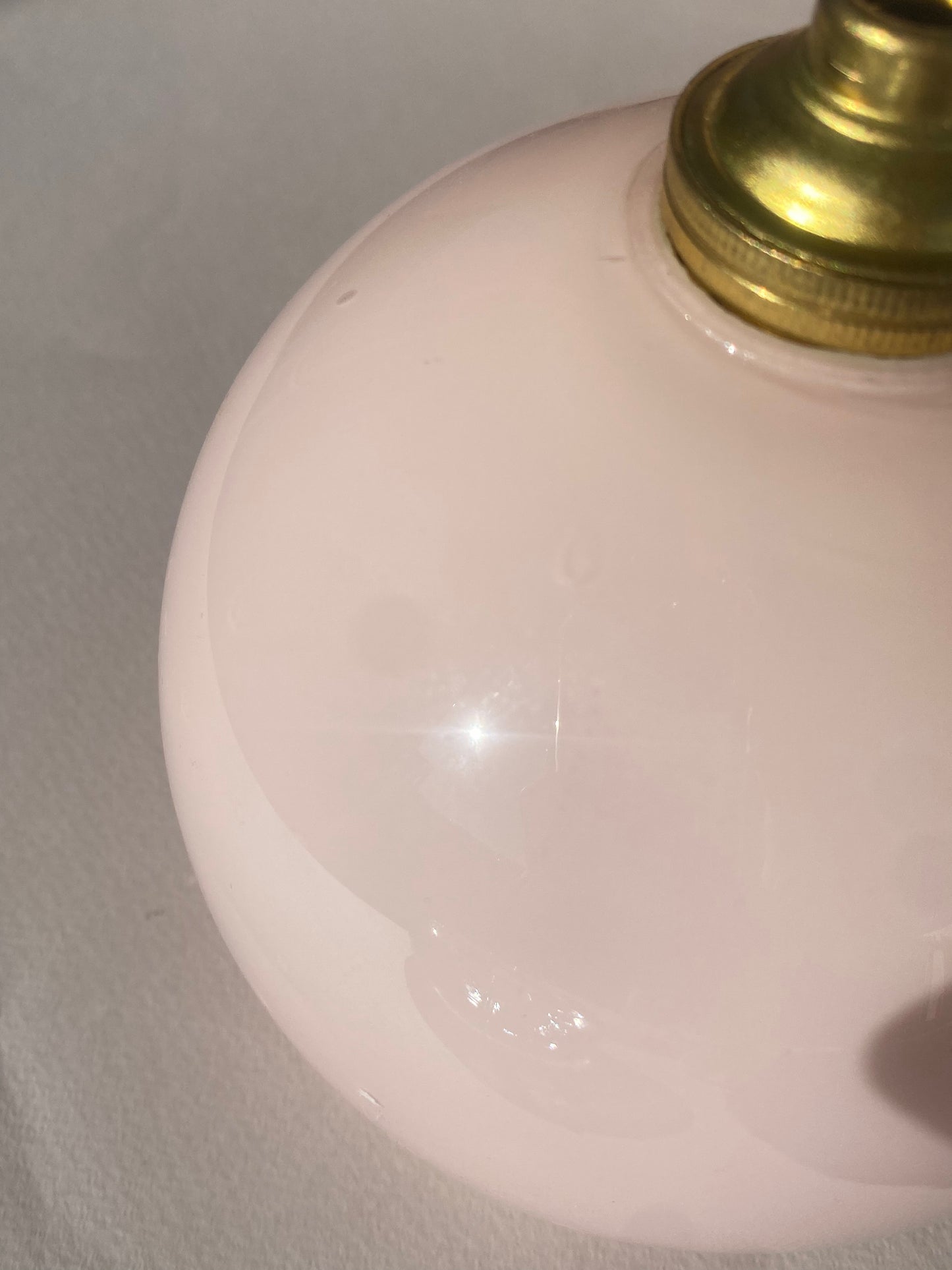 Duo de suspension en opaline vintage