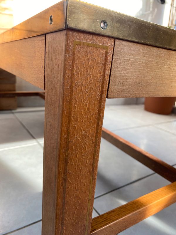 Table basse en bois vitrée map monde